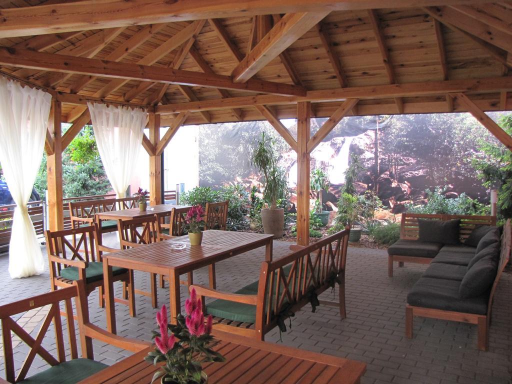 Aviator Hotel Restauracja & Spa Pabianice Exterior photo
